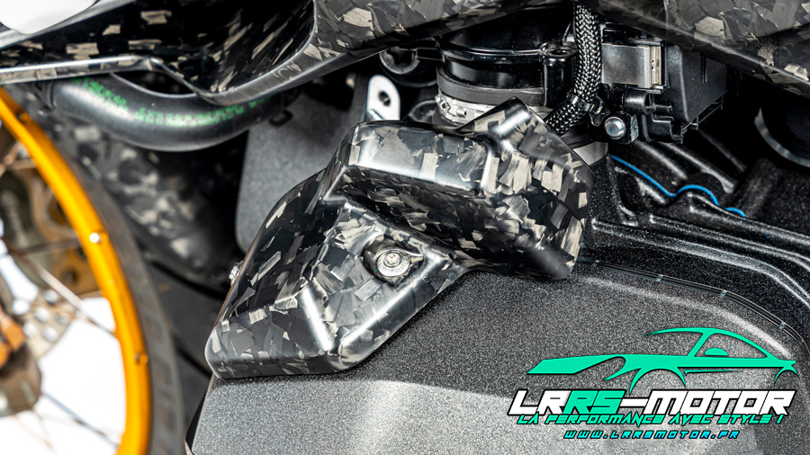 Cache-injecteurs gauche BDC carbone mat BMW R 1300 GS à partir de 2023