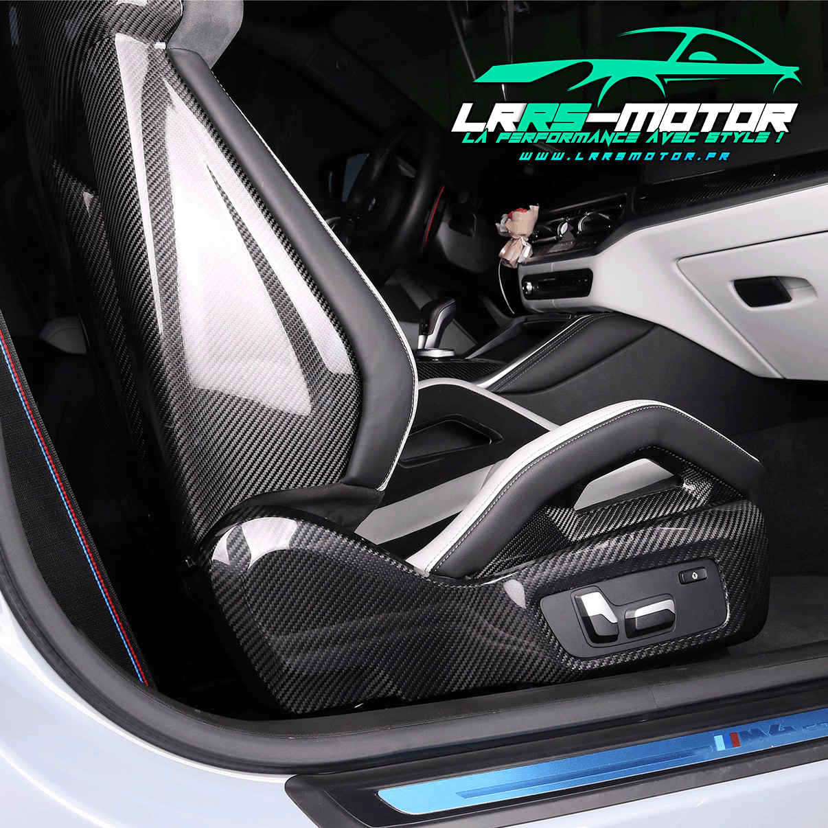 Cache Latéral de Siège en Carbone – BMW M3/M4 G80 G81 G82 G83 / X3M F97 / X4M F98 / Série 2 G42