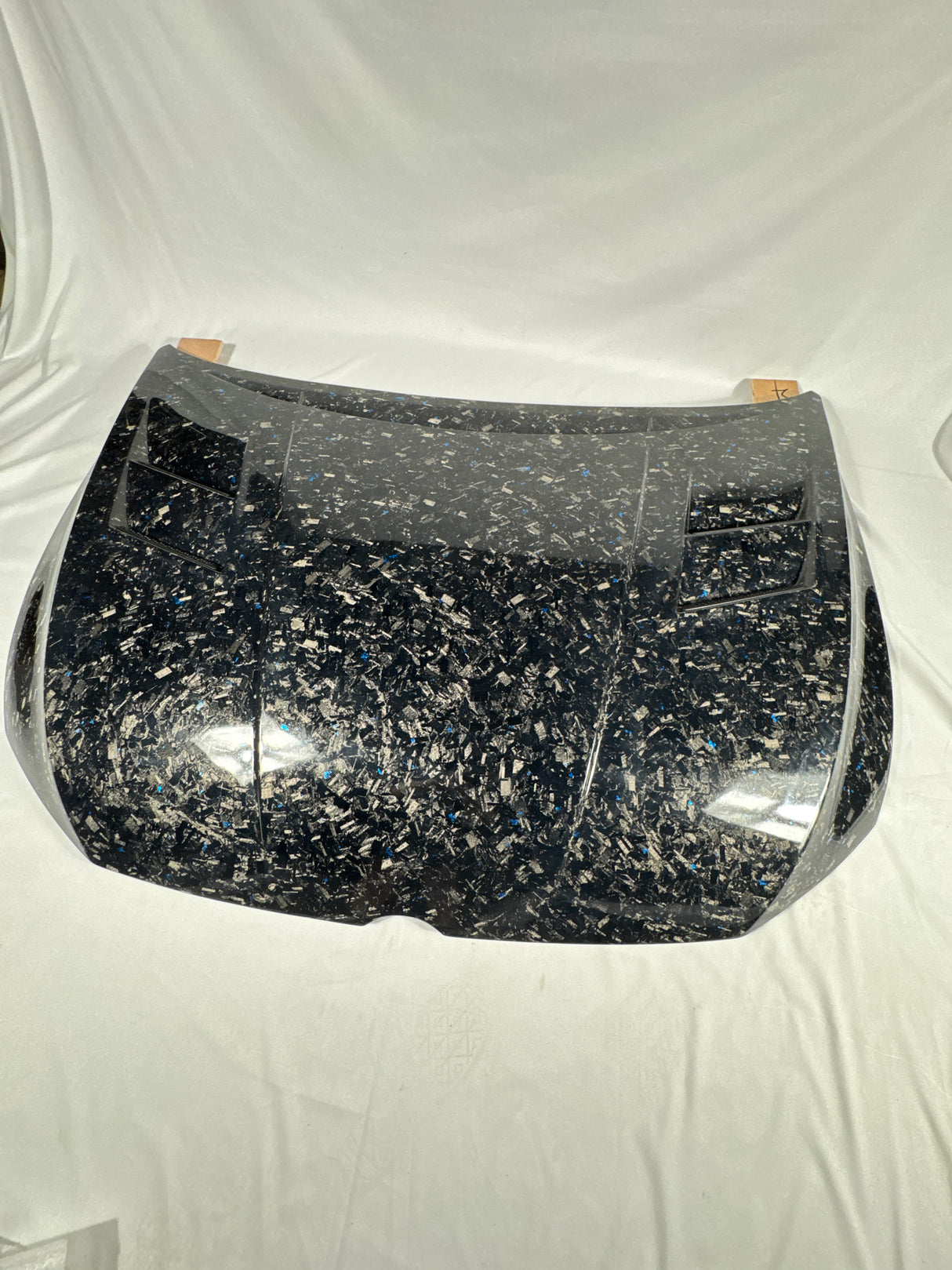 Capot Carbone Forgé – Volkswagen Golf 8 GTI & Golf 8 R