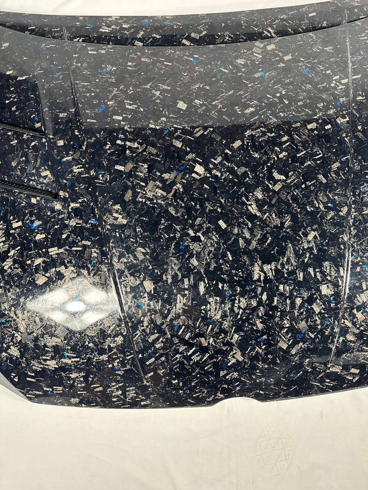 Capot Carbone Forgé – Volkswagen Golf 8 GTI & Golf 8 R