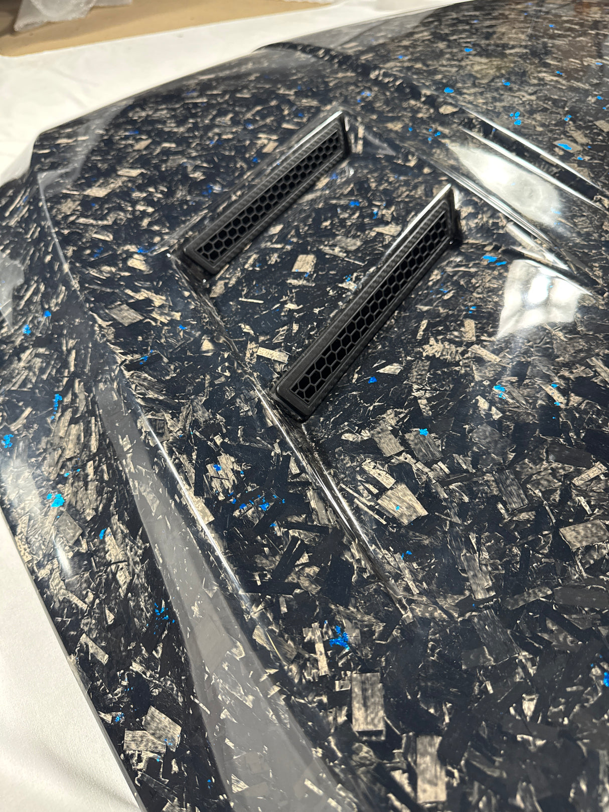 Capot Carbone Forgé – Volkswagen Golf 8 GTI & Golf 8 R