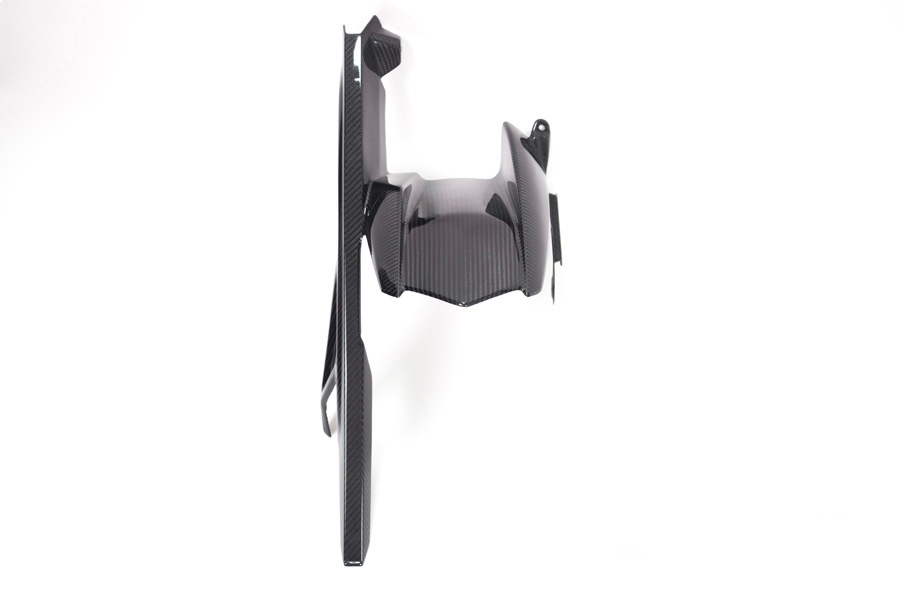 Garde-boue arrière en carbone avec protection de chaîne intégrée pour BMW M 1000 RR