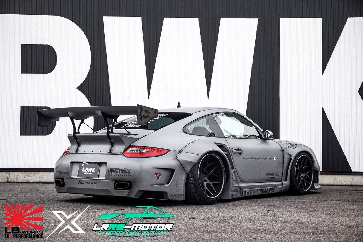 Liberty Walk Porsche 997 body kit