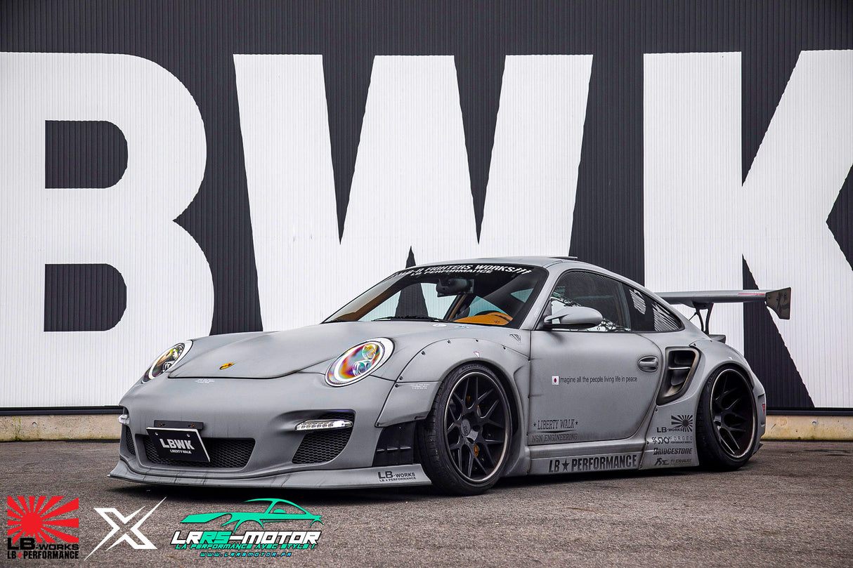 Liberty Walk Porsche 997 body kit