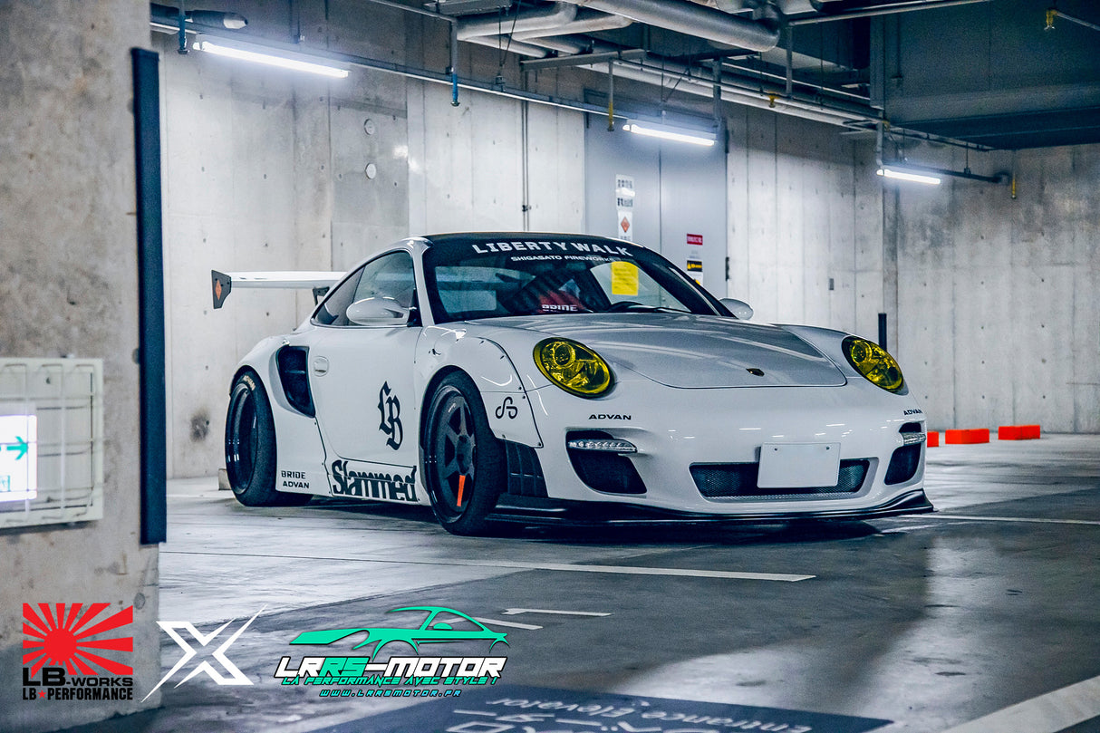 Liberty Walk Porsche 997 body kit