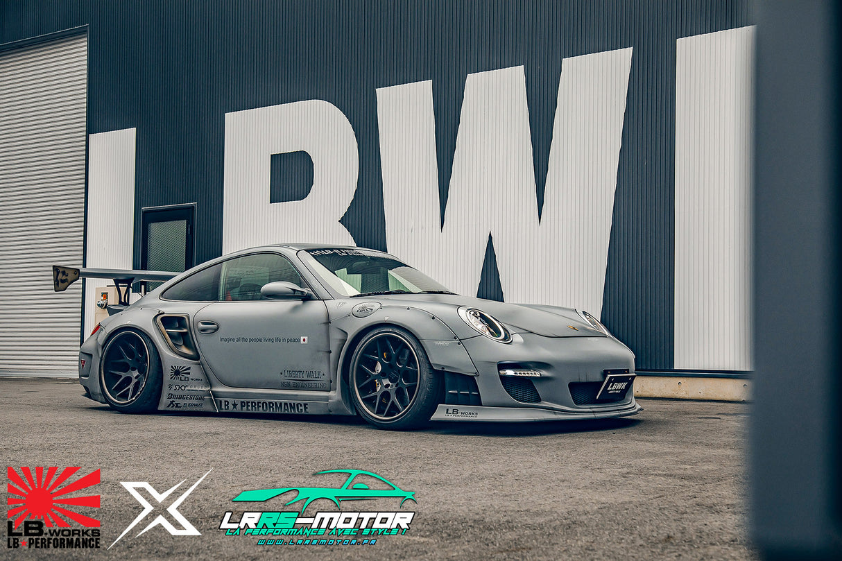 Liberty Walk Porsche 997 body kit
