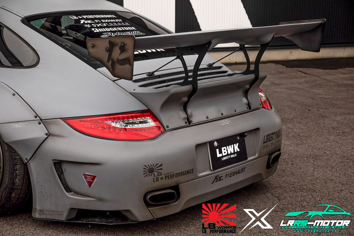 Liberty Walk Porsche 997 body kit