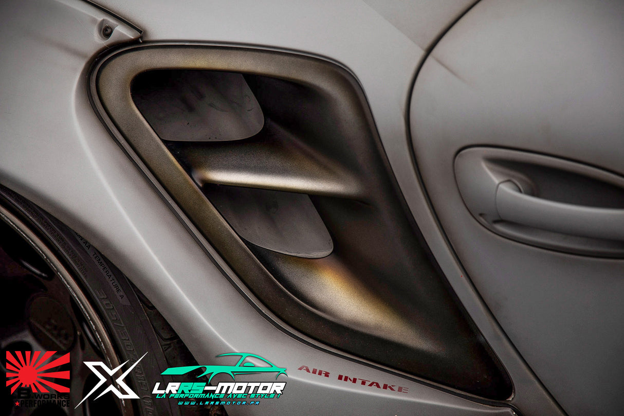 Liberty Walk Porsche 997 body kit