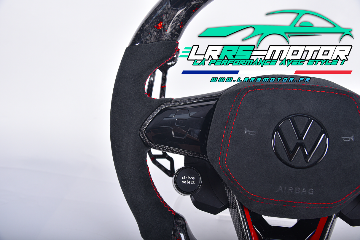 Volant_volkswagen_Golf_8_GTI_CLUBSPORT_img5_steering_wheel_volkswagen_golf_8_carbon_forged_RED_-_www.lrrsmotor.fr.png