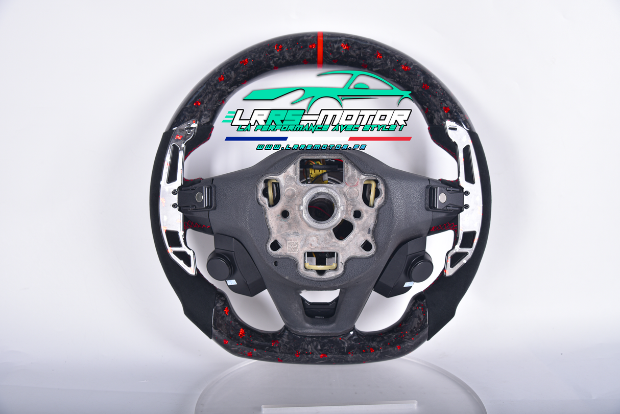 Volant_volkswagen_Golf_8_GTI_CLUBSPORT_img8_steering_wheel_volkswagen_golf_8_carbon_forged_RED_-_www.lrrsmotor.fr.png