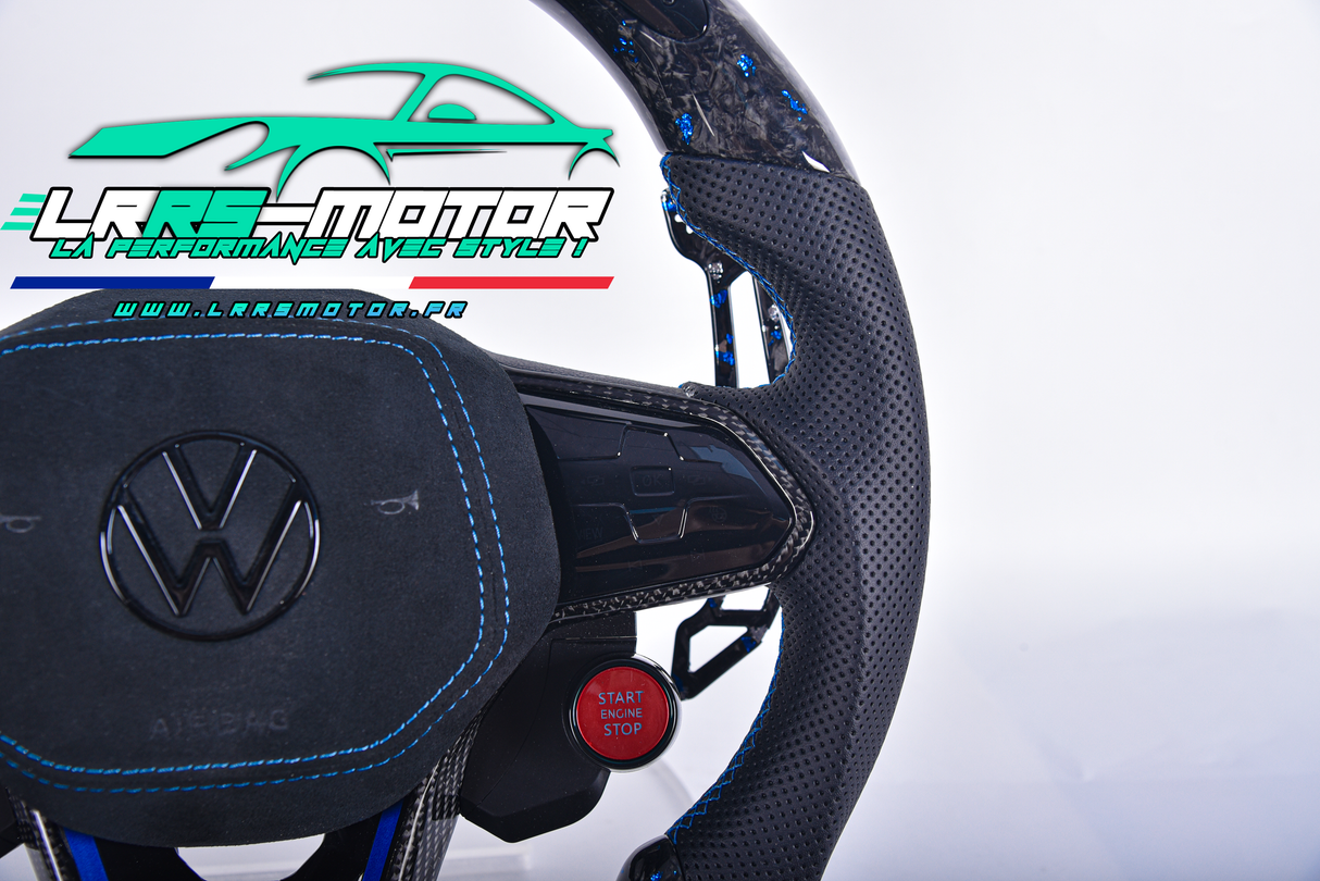 volant pour Volkswagen Golf 8, Polo 6, Beetle, Arteon GTE et R avec notre configurateur en ligne. Découvrez un visuel en direct de votre volant personnalisé pour un style unique et une finition parfaite.