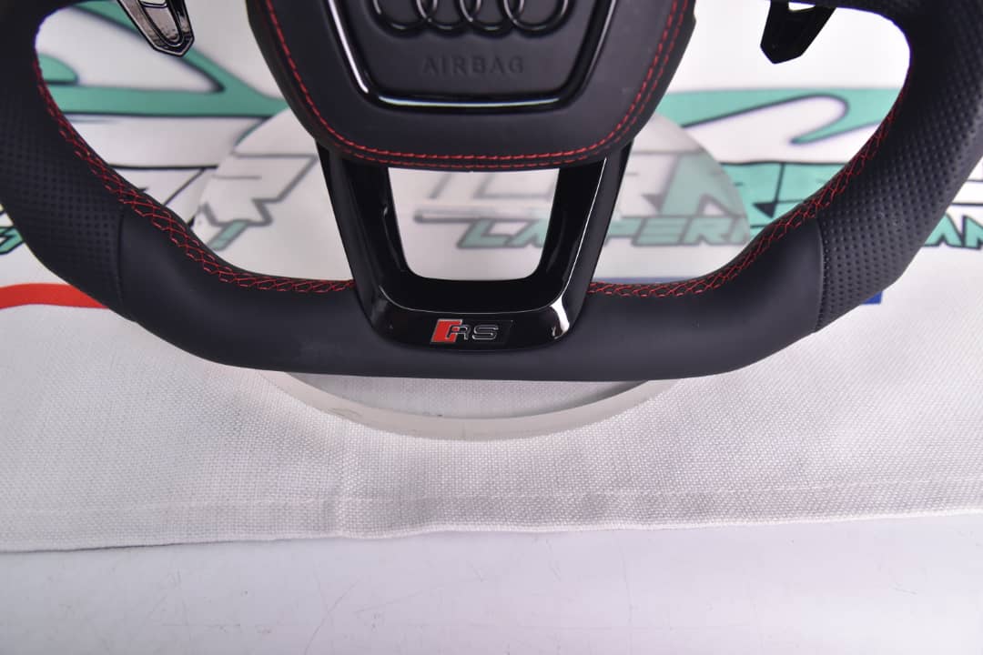 Volant Audi RSQ3 (F3) Cuir Nappa & cuir perforé en stock