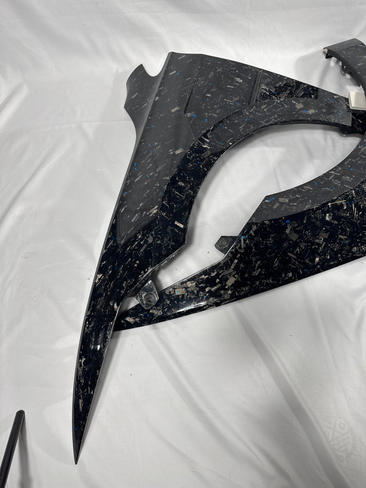 Forged Carbon Fenders – Volkswagen Golf 8 GTI & Golf 8 R