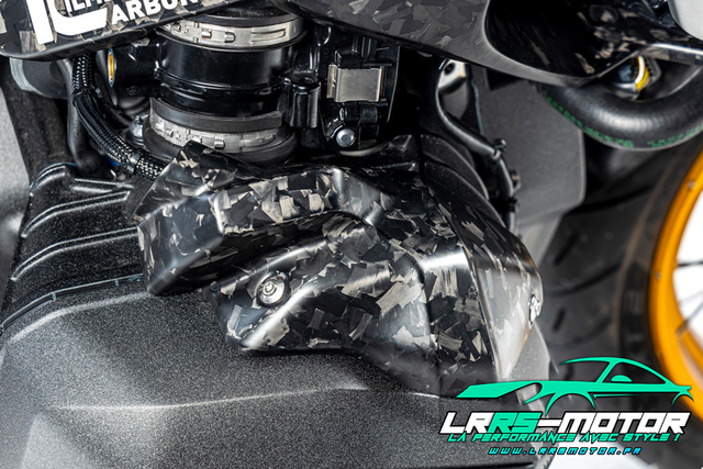 Cache-injecteurs droit BDC carbone mat BMW R 1300 GS à partir de 2023