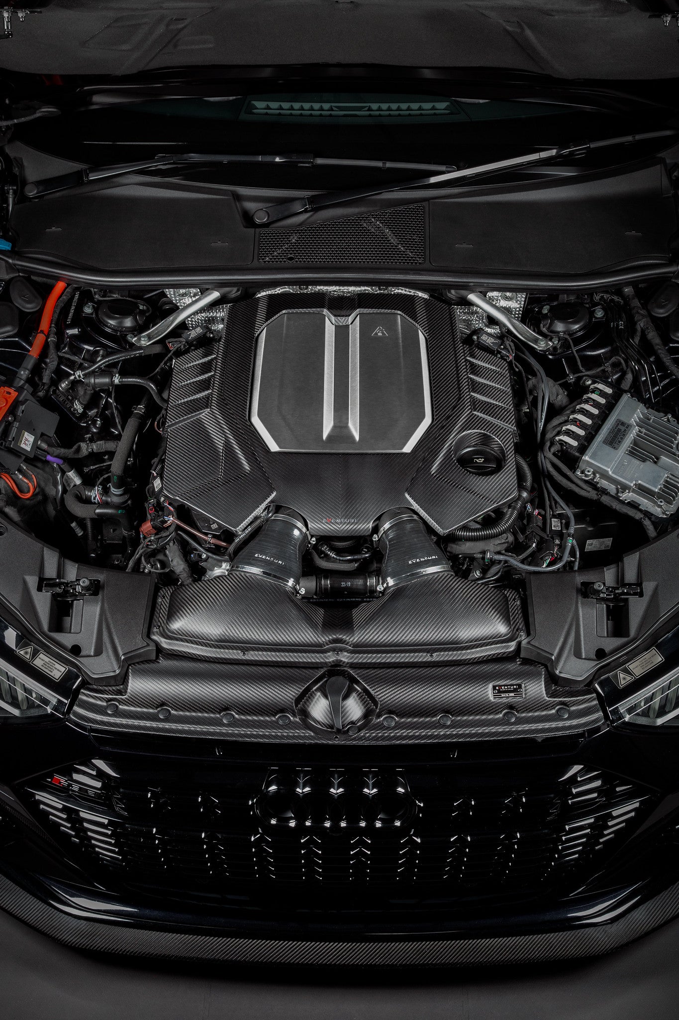 Cache moteur Eventuri pour Audi RS6 C8 – Carbone & Performance