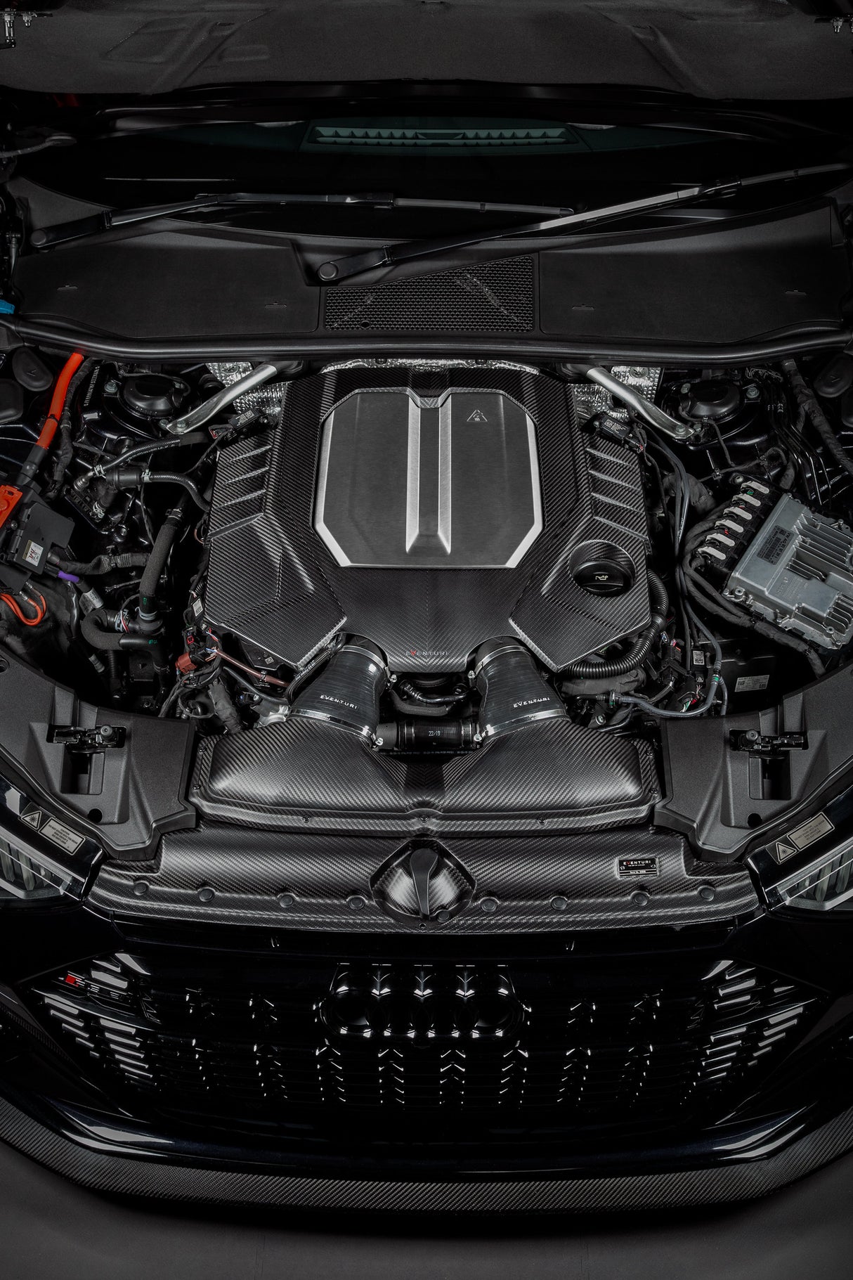 Cache moteur Eventuri pour Audi RS6 C8 – Carbone & Performance
