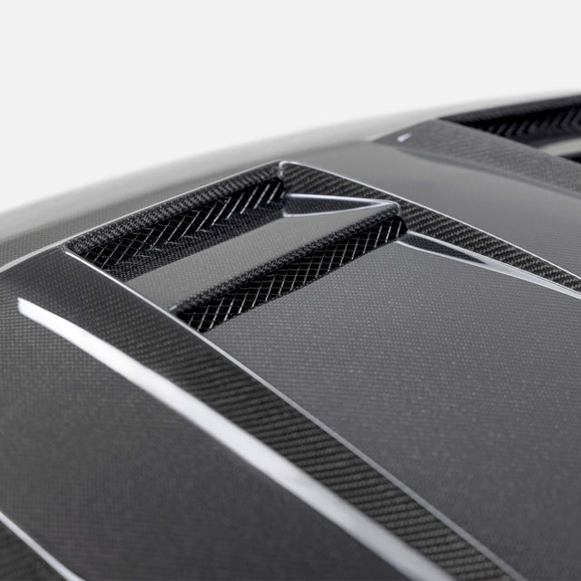 Capot en fibre de carbone léger et performant pour GOLF 8 MK8 GTI