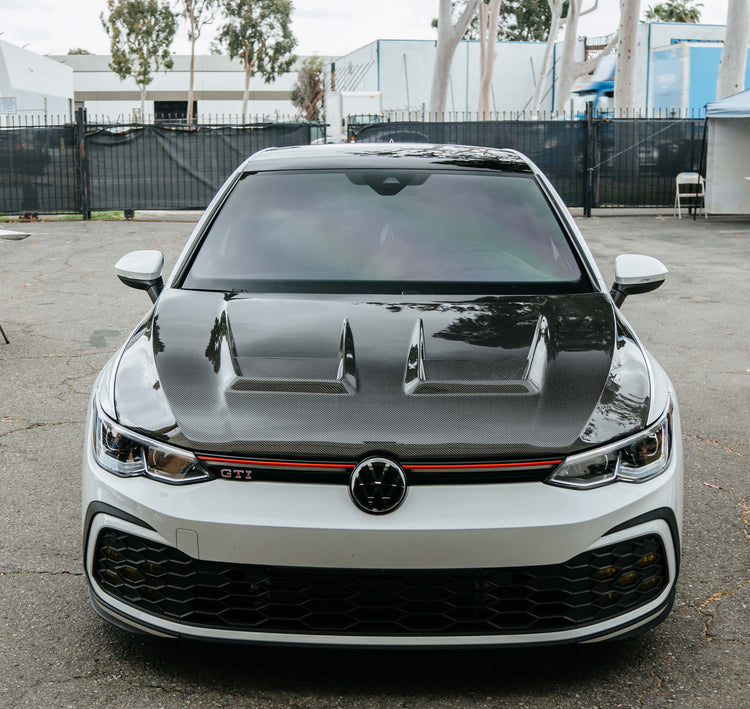 Capot en fibre de carbone léger et performant pour GOLF 8 MK8 GTI