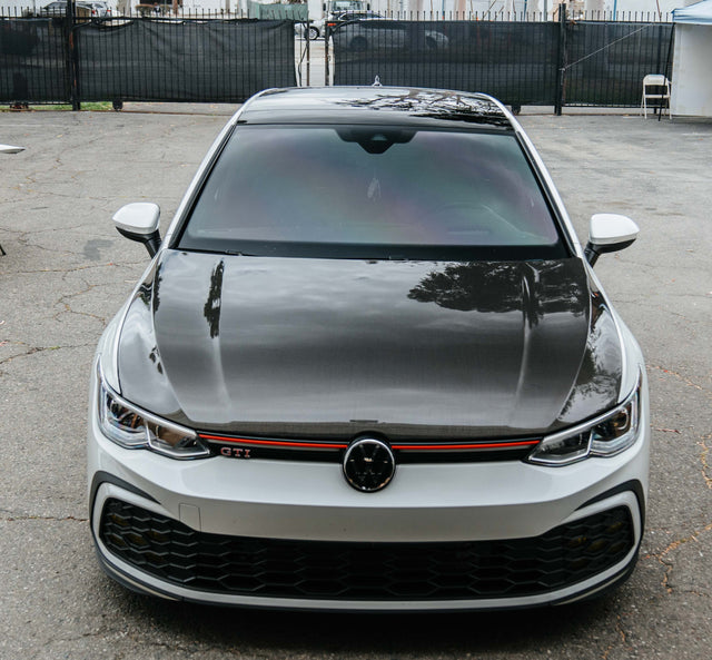 Capot en fibre de carbone de style OEM pour 2022 VW Golf MK8