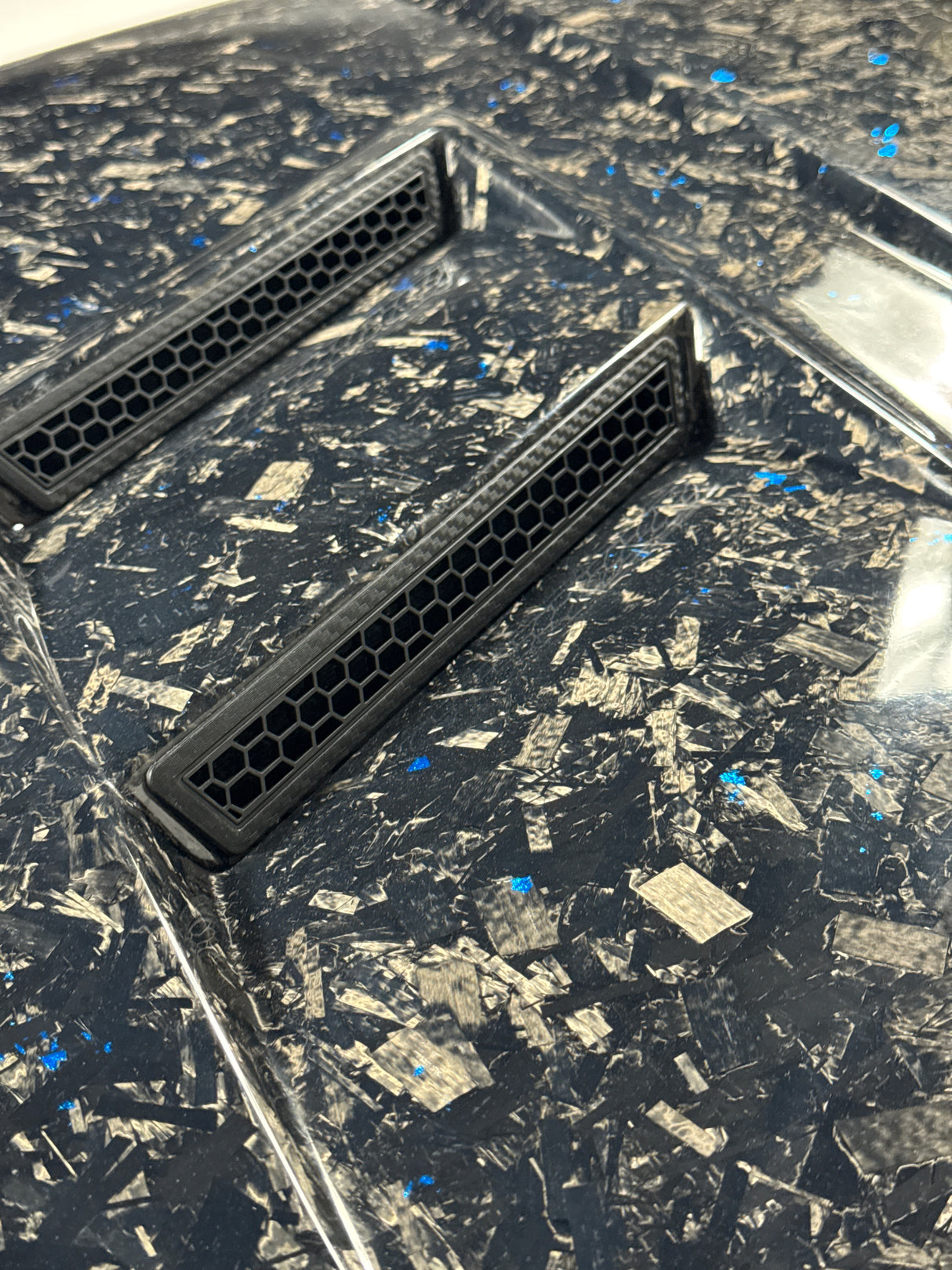 Capot Carbone Forgé – Volkswagen Golf 8 GTI & Golf 8 R