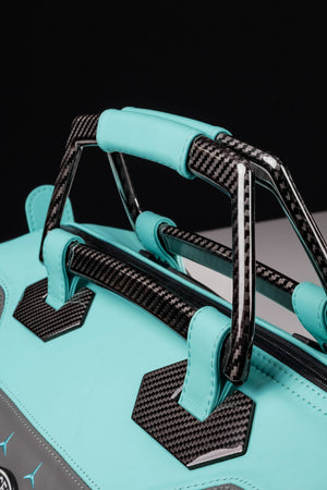 Personalisierbare CORSA Reisetasche – Premium-Leder & Carbon – Exklusive Edition