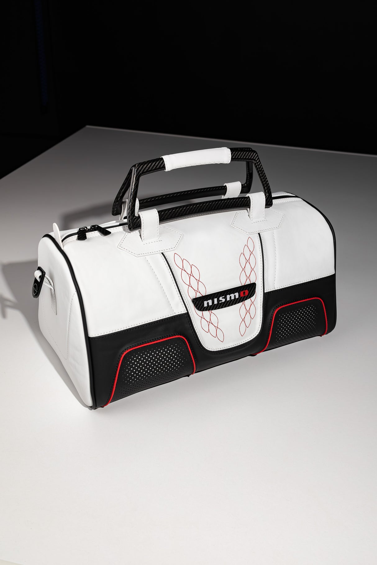 Personalisierbare CORSA Reisetasche – Premium-Leder & Carbon – Exklusive Edition