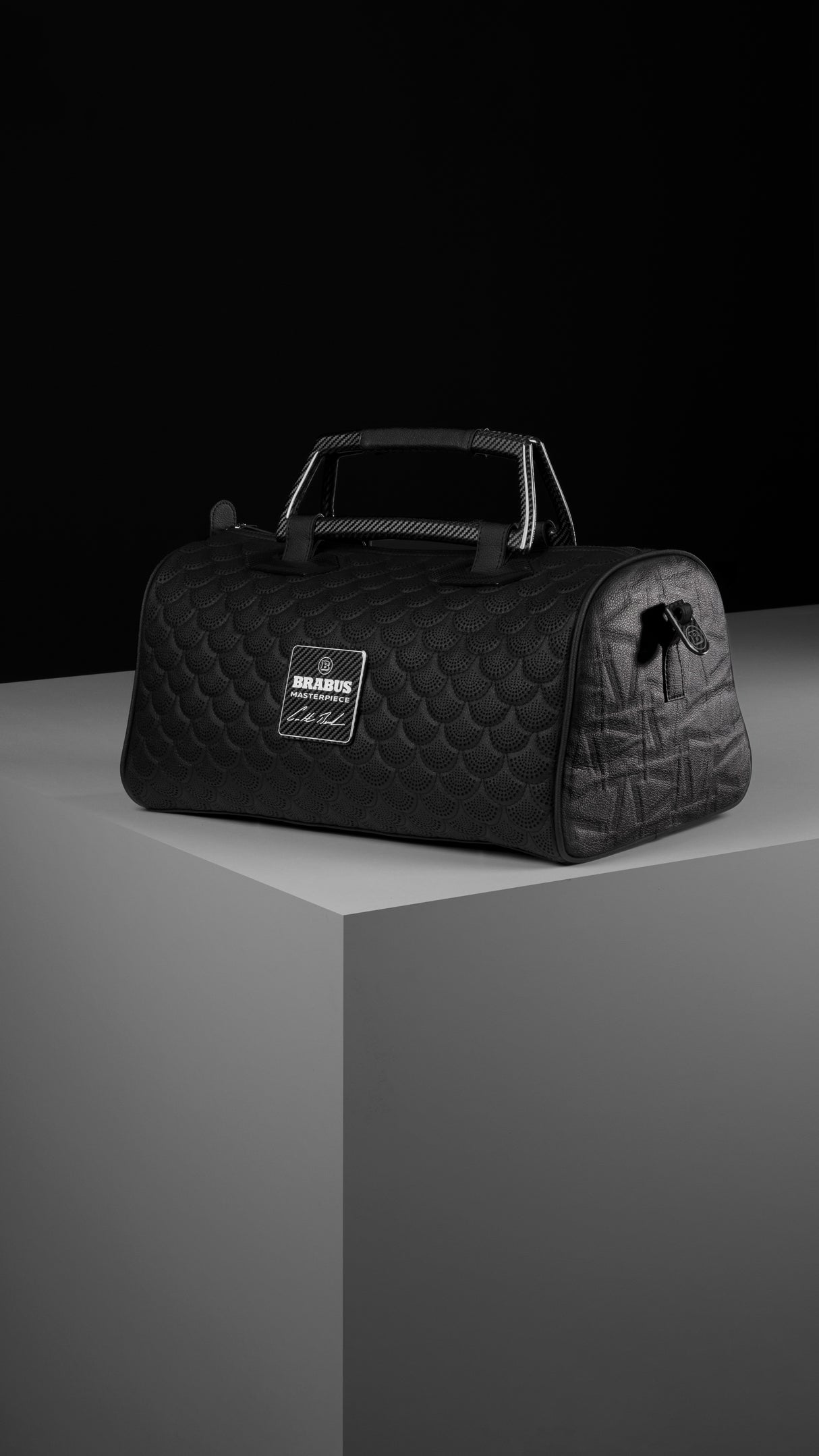 Personalisierbare CORSA Reisetasche – Premium-Leder & Carbon – Exklusive Edition