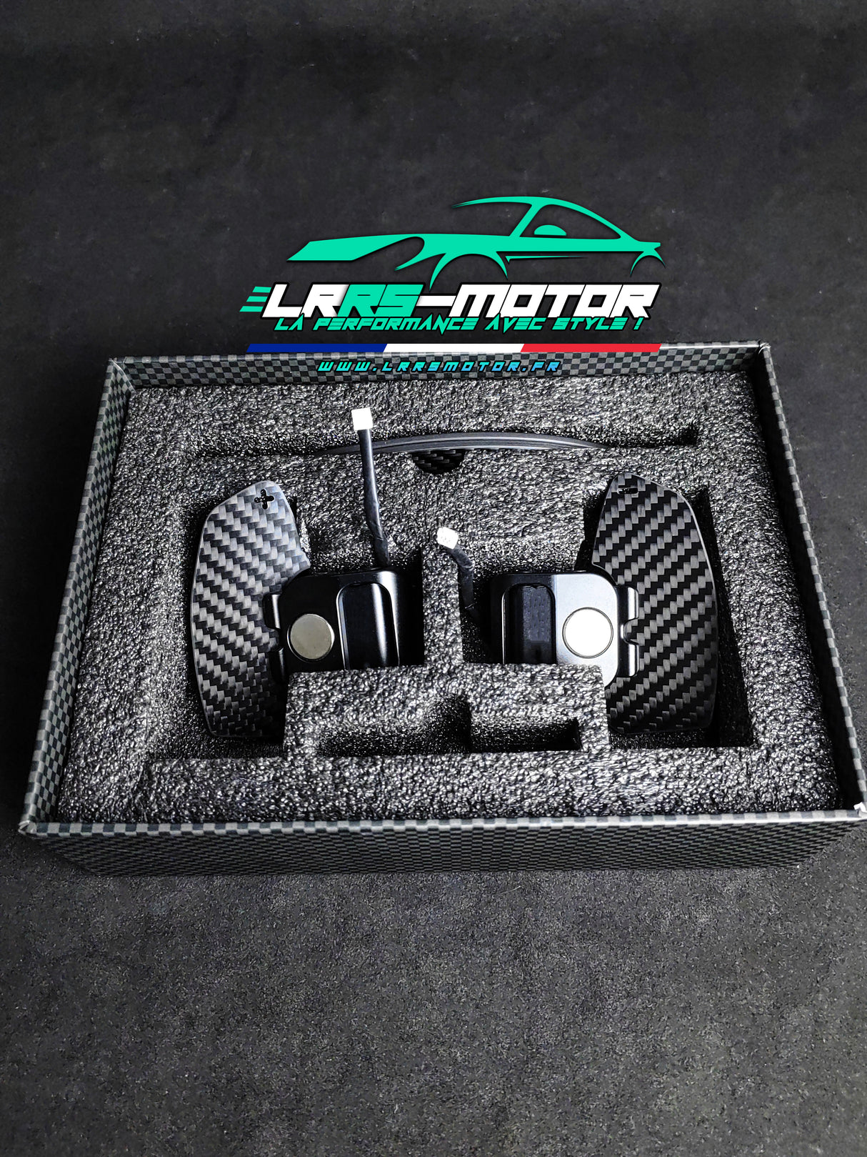 Pack Double fibre de carbone magnétique & adaptée à votre volant