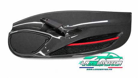 Panneaux de porte intérieurs Ferrari F8, console centrale