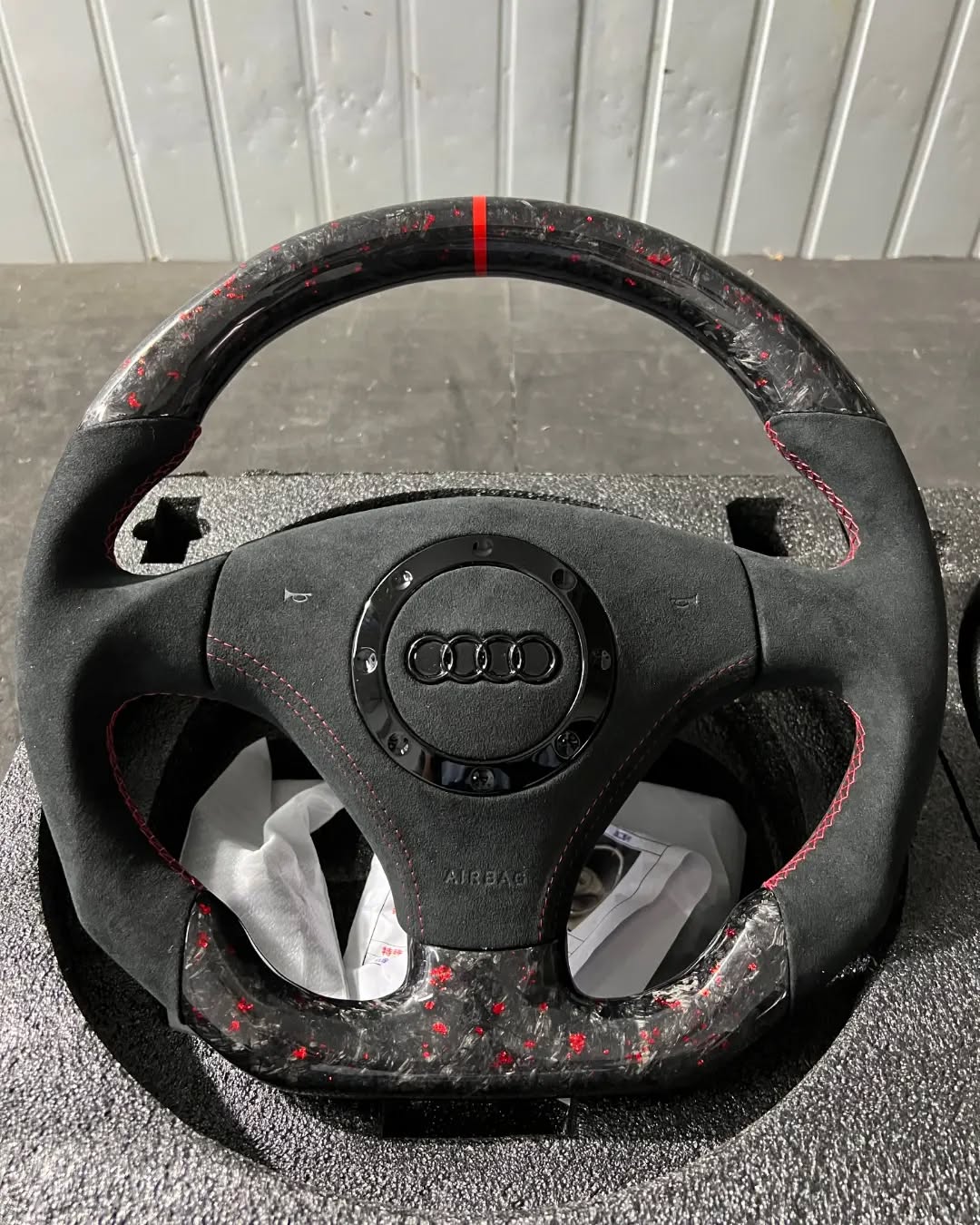 Steering Wheel – Compatible with Audi TT 8N / S3 / A3 8L / A4 / A5 / S4 (1996–2007)