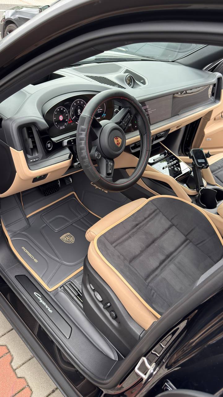 Tapis sur mesure Porsche Cayenne avec parois en cuir
