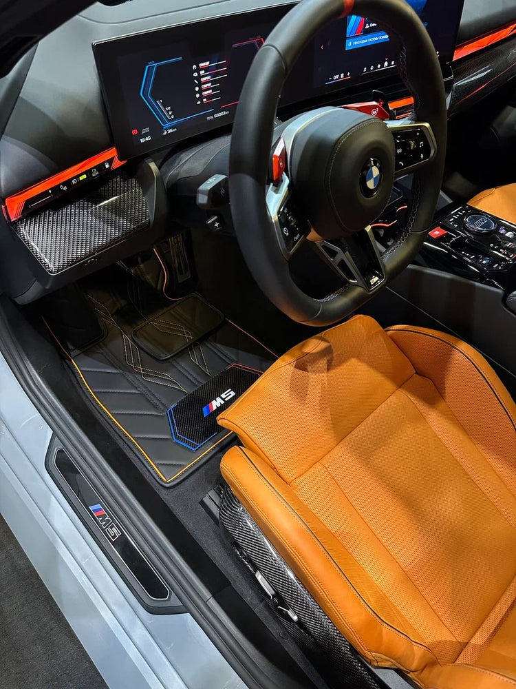 Tapis sur mesure BMW G90 en cuir et carbone