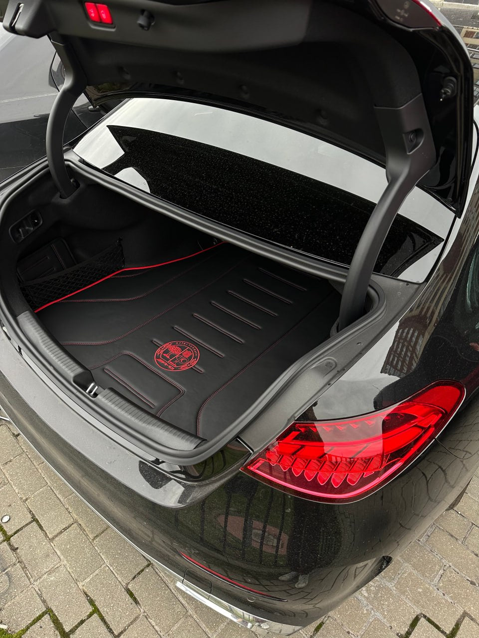 Tapis sur mesure Mercedes-Benz Classe C W206 en cuir