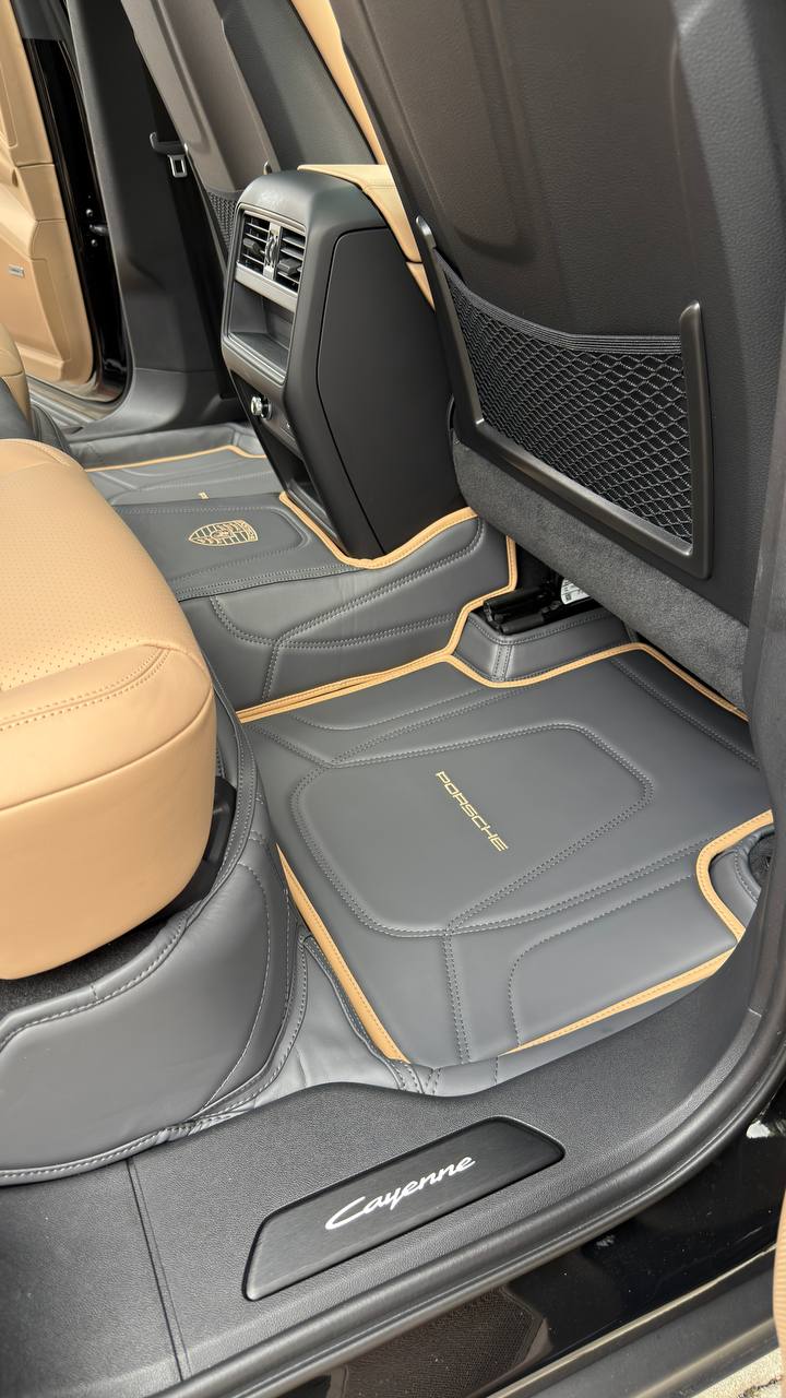 Tapis sur mesure Porsche Cayenne avec parois en cuir